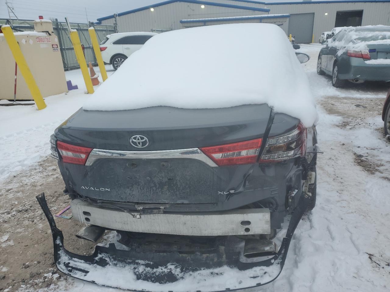 2018 Toyota Avalon - Image 6