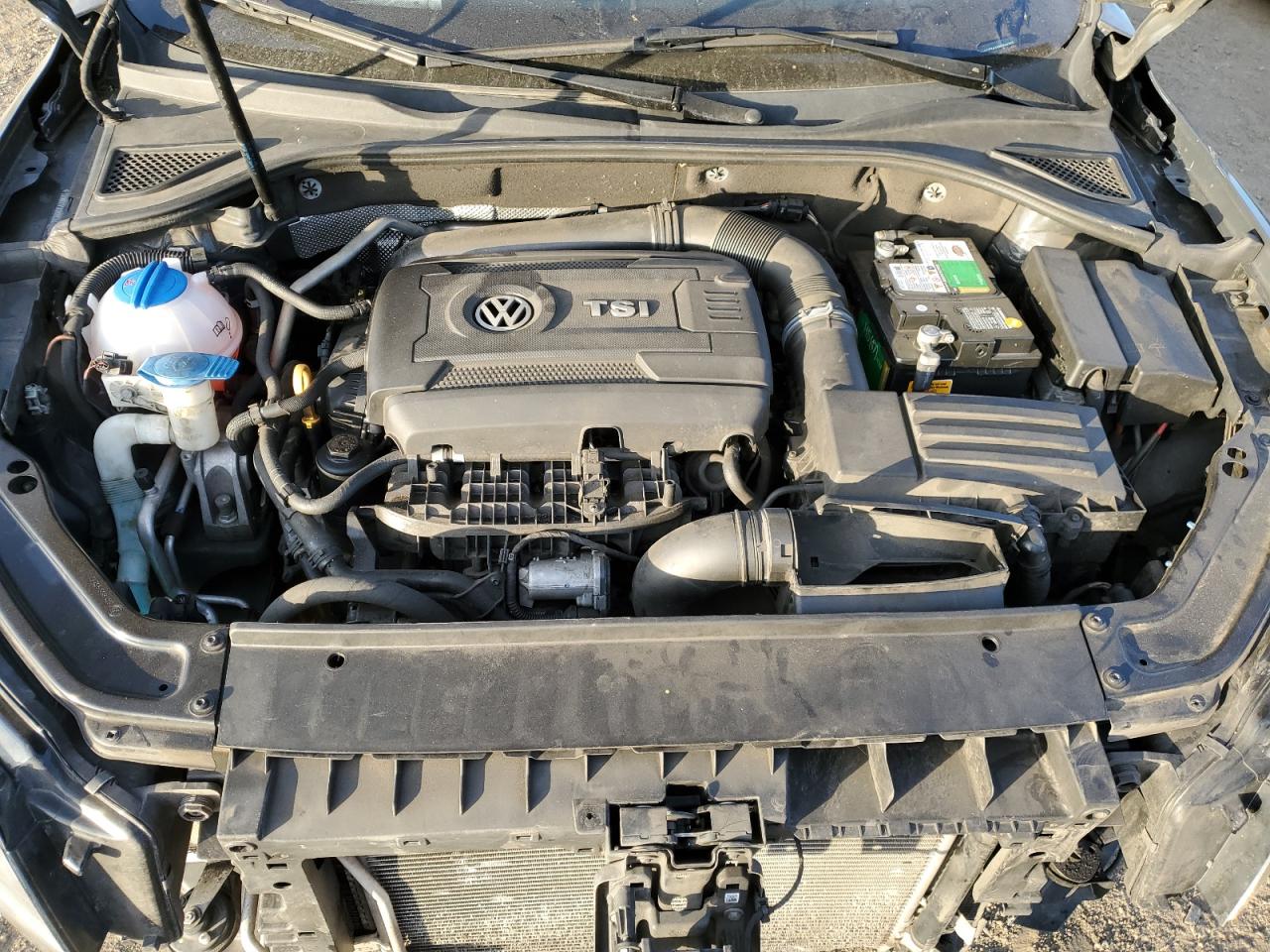 2017 Volkswagen Passat - Image 11