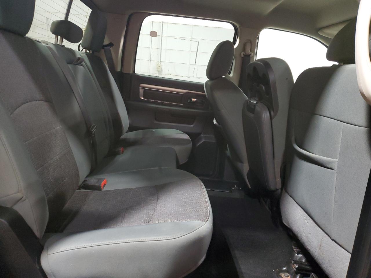 2015 RAM 1500 - Image 10