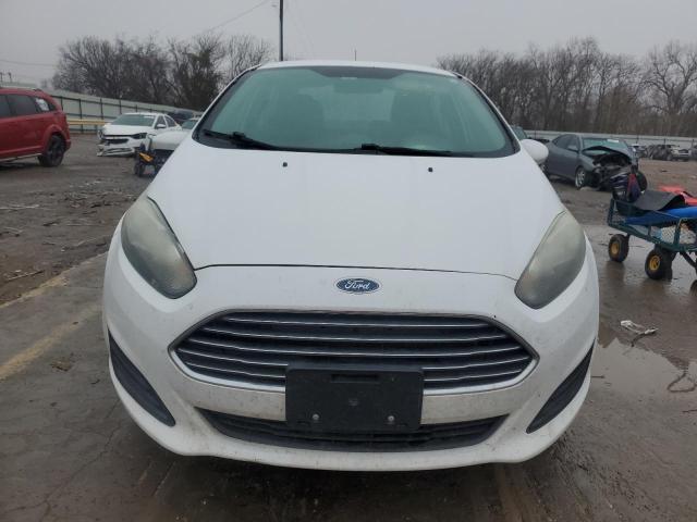  FORD FIESTA 2016 Белы