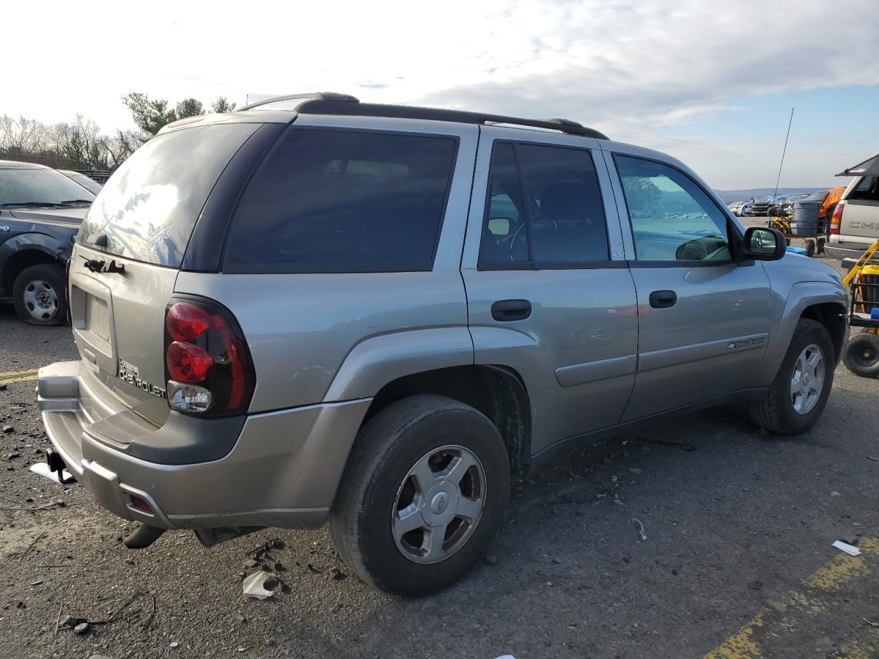 2002 Chevrolet TrailBlazer - Image 3