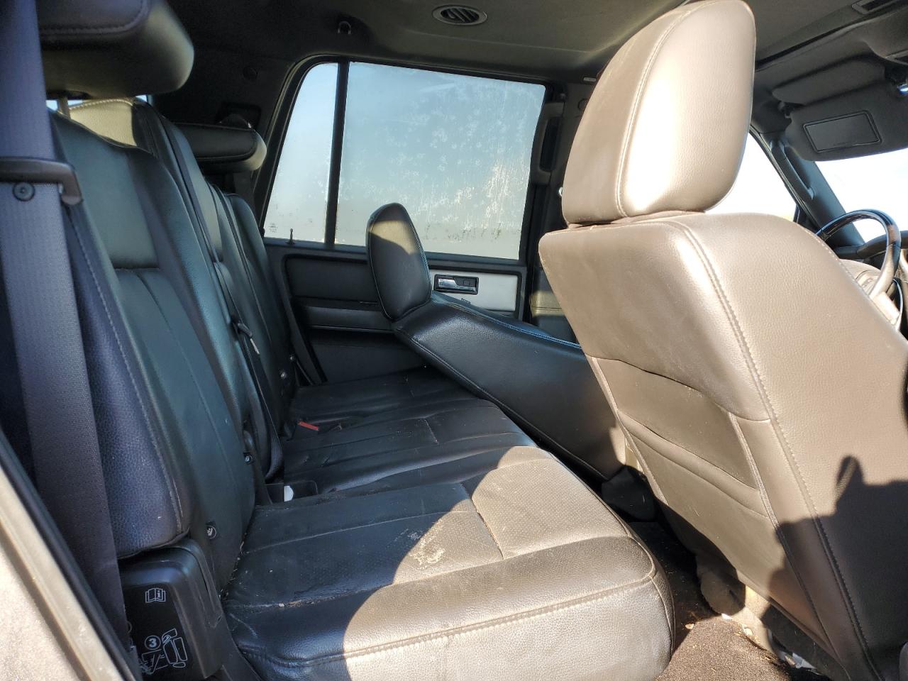 2011 Ford Expedition - Image 11
