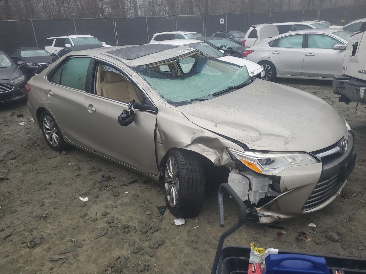 VIN 4T1BK1FK5FU564399 2015 TOYOTA CAMRY no.4