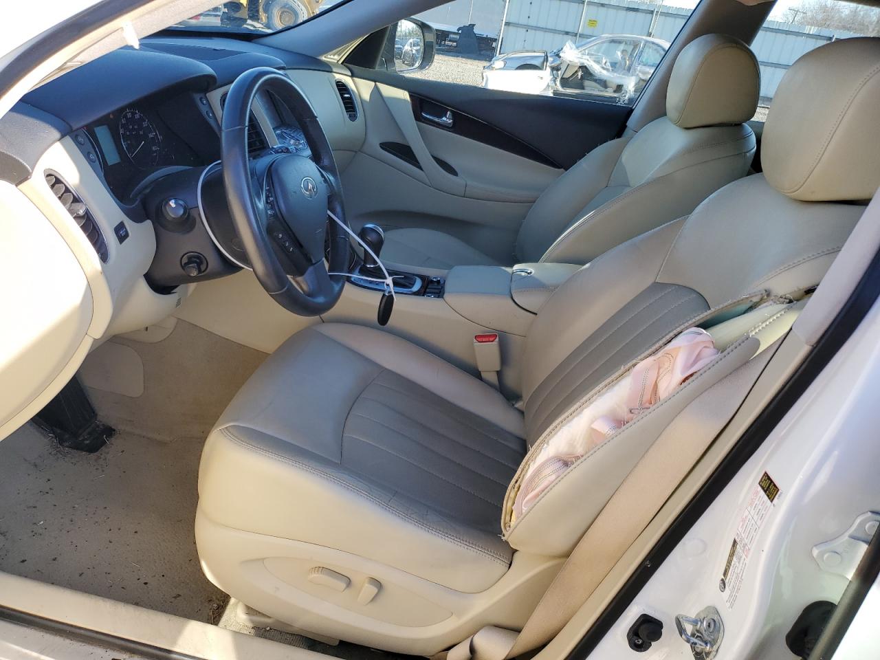 2016 Infiniti QX50 - Image 7