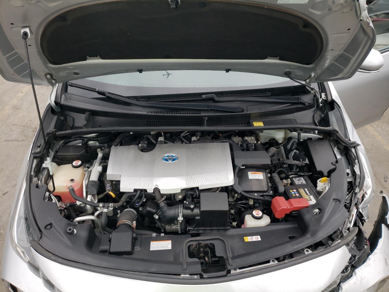 2017 Toyota Prius - Image 11