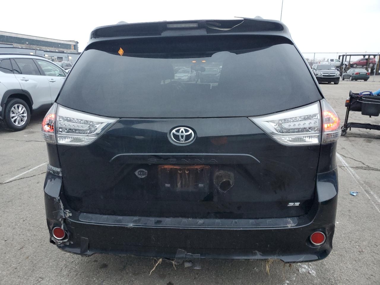 VIN 5TDXK3DC0FS653464 2015 TOYOTA SIENNA no.6