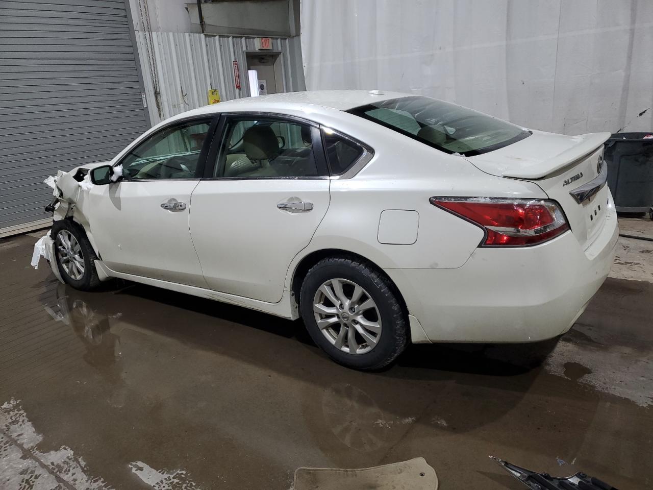 2014 Nissan Altima - Image 2