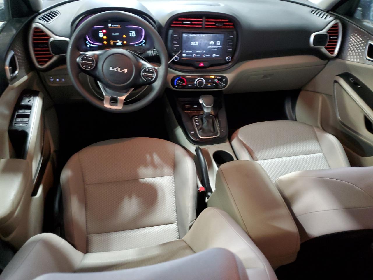 2023 Kia Soul - Image 8