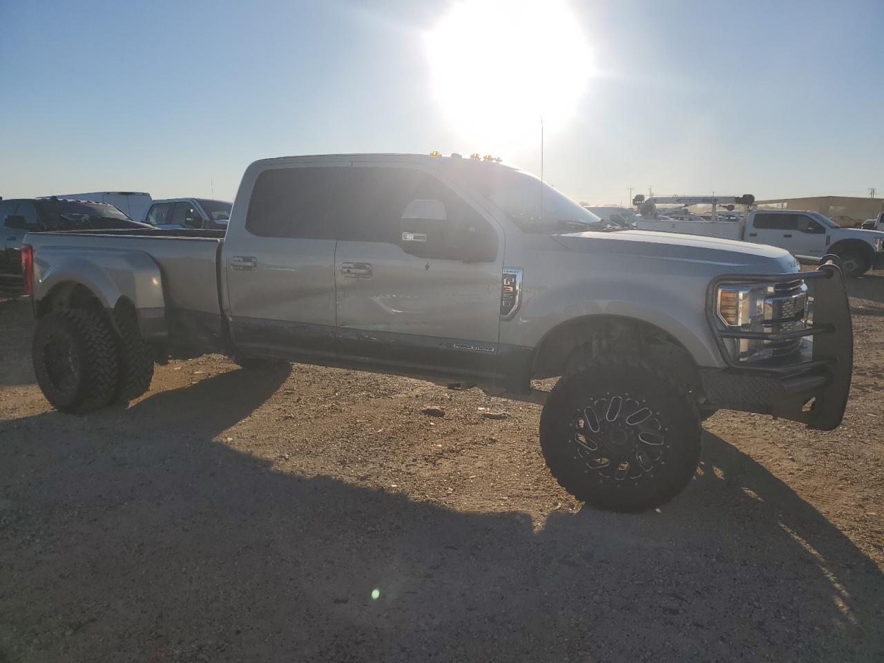 2018 Ford F350 - Image 4