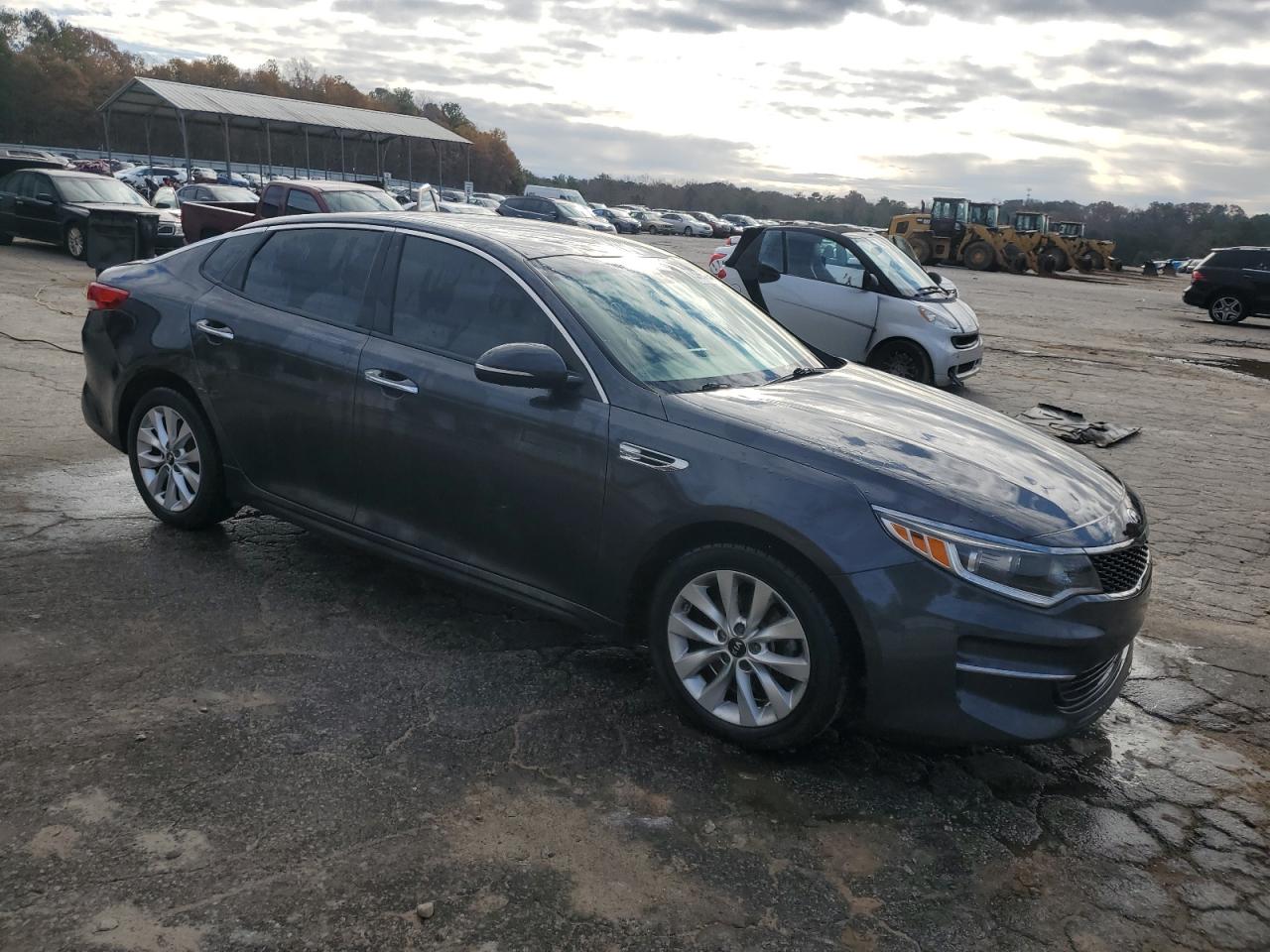 VIN 5XXGT4L34HG132062 2017 KIA OPTIMA no.4