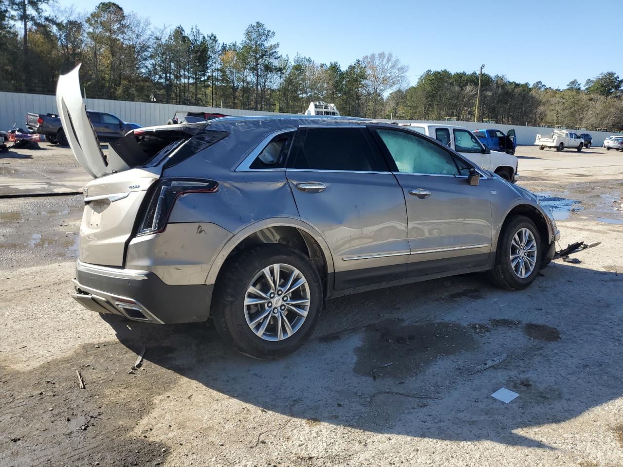 2022 Cadillac XT5 - Image 3
