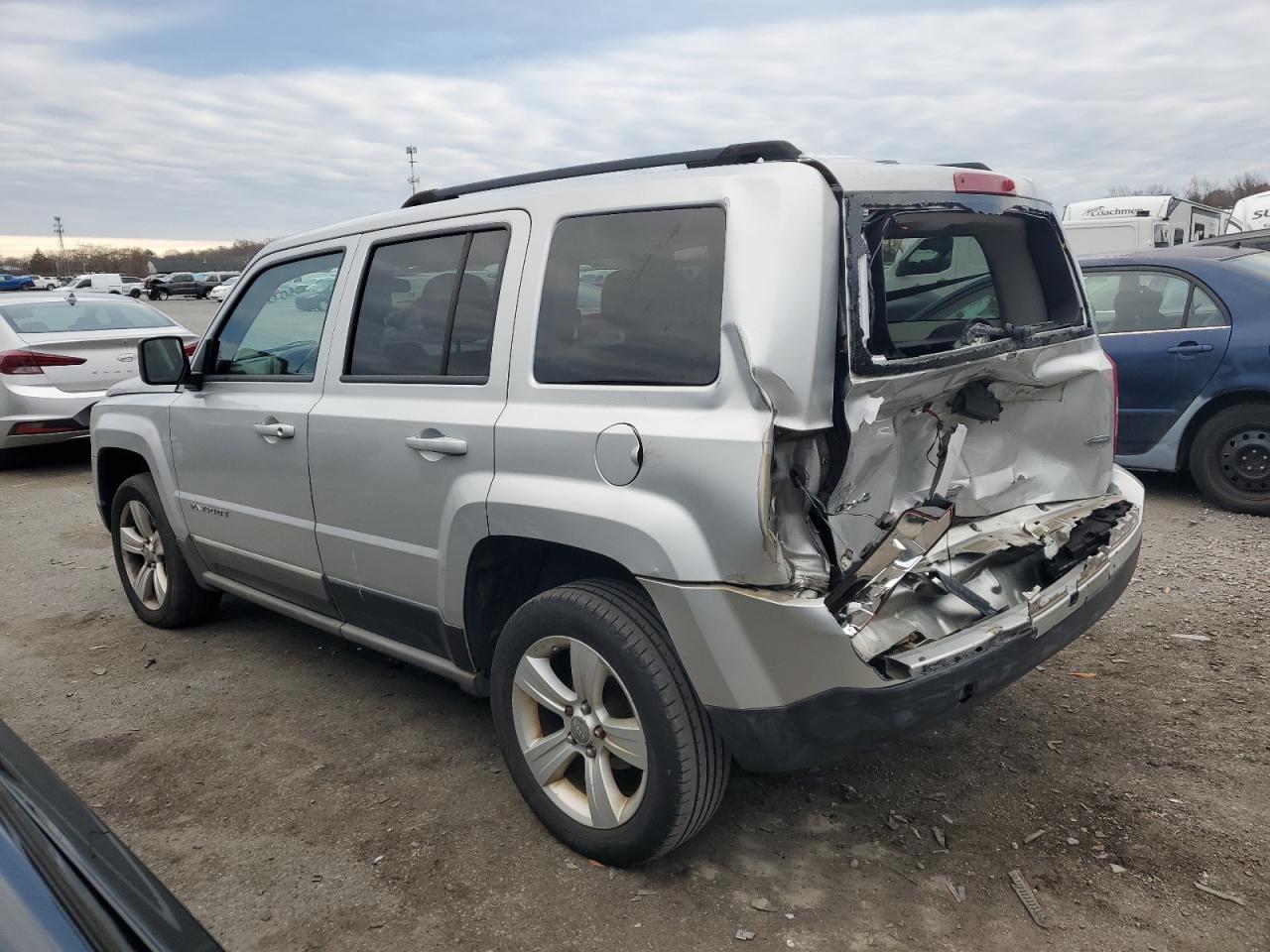 2011 Jeep Liberty (Patriot) - Image 2