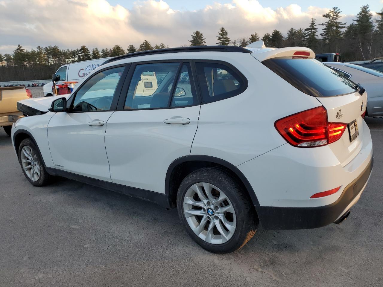 2015 BMW X1 - Image 2