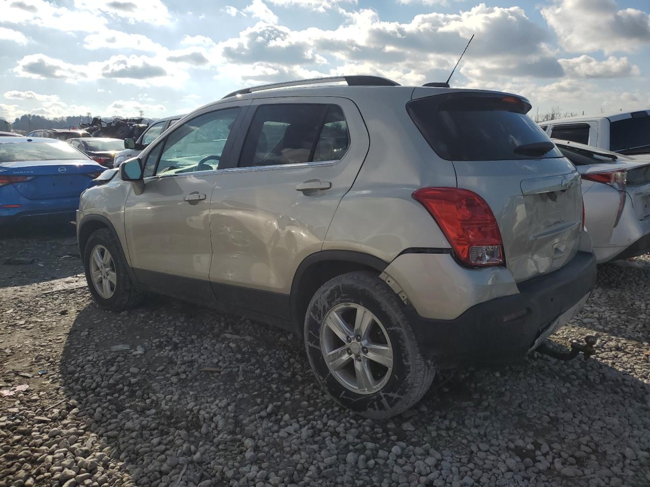 VIN 3GNCJPSB2GL173833 2016 CHEVROLET TRAX no.2