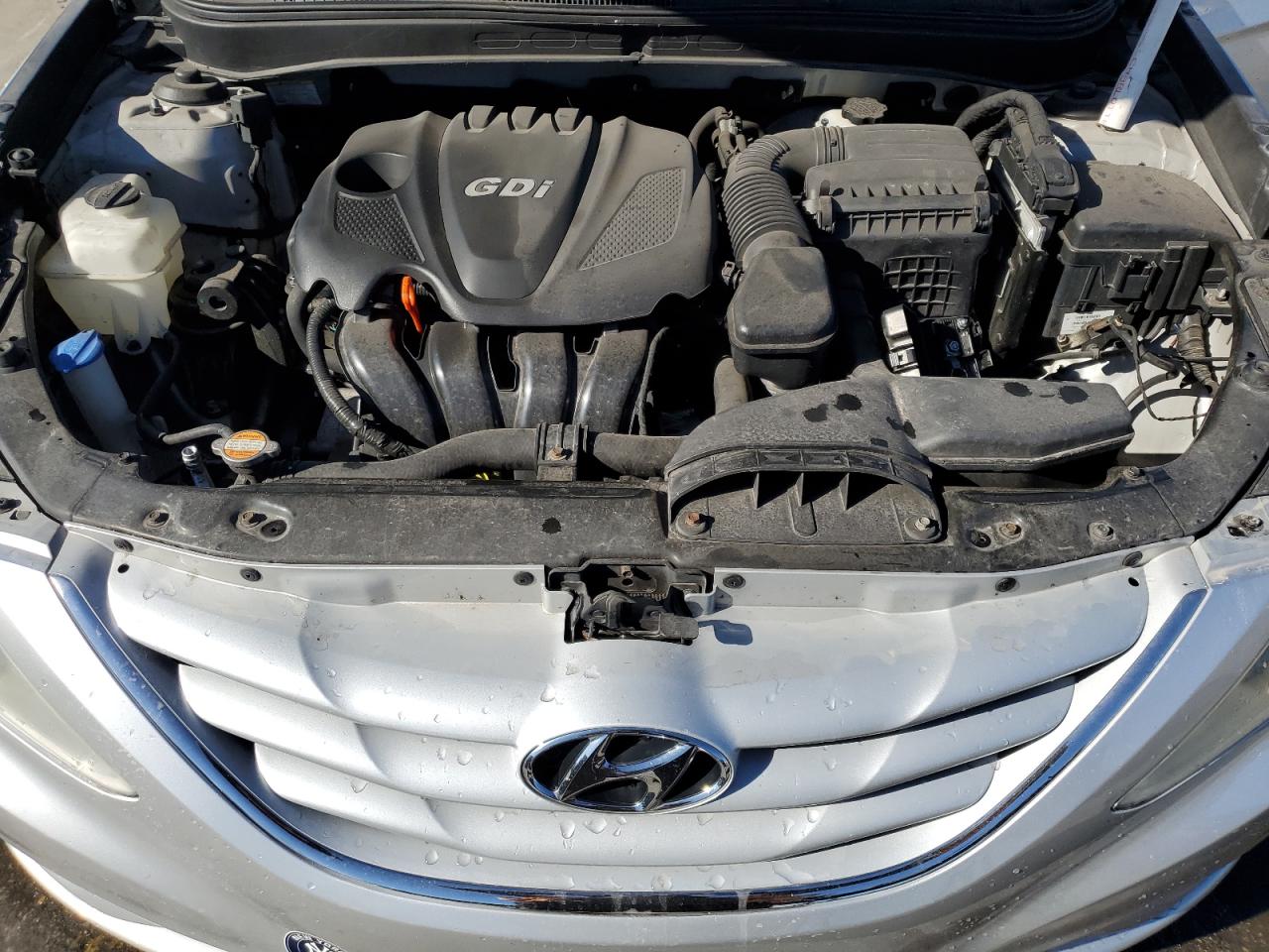 2012 Hyundai Sonata - Image 11