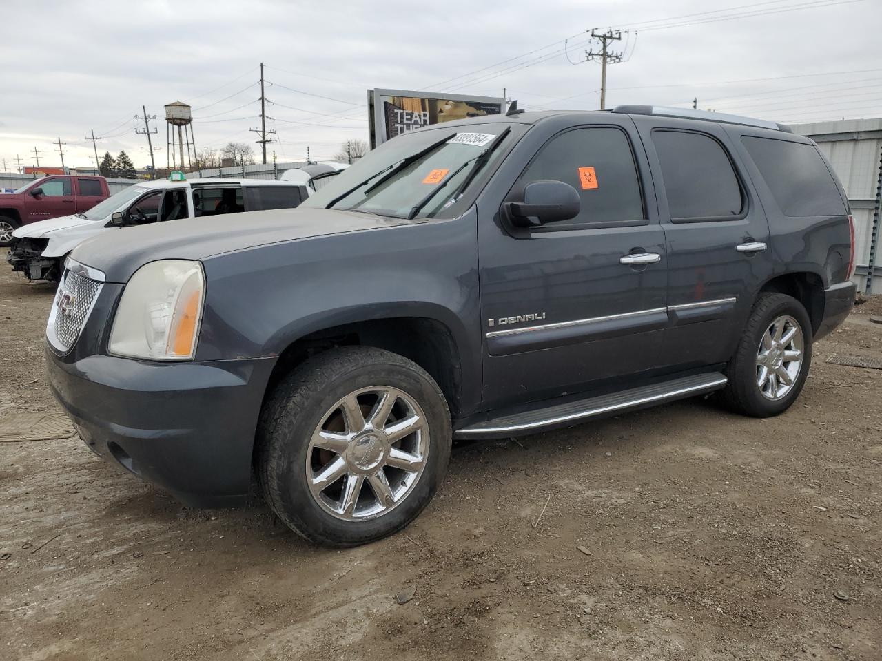 2008 Gmc Yukon Denali for Sale in Chicago Heights, IL - Minor Dent/Scratches