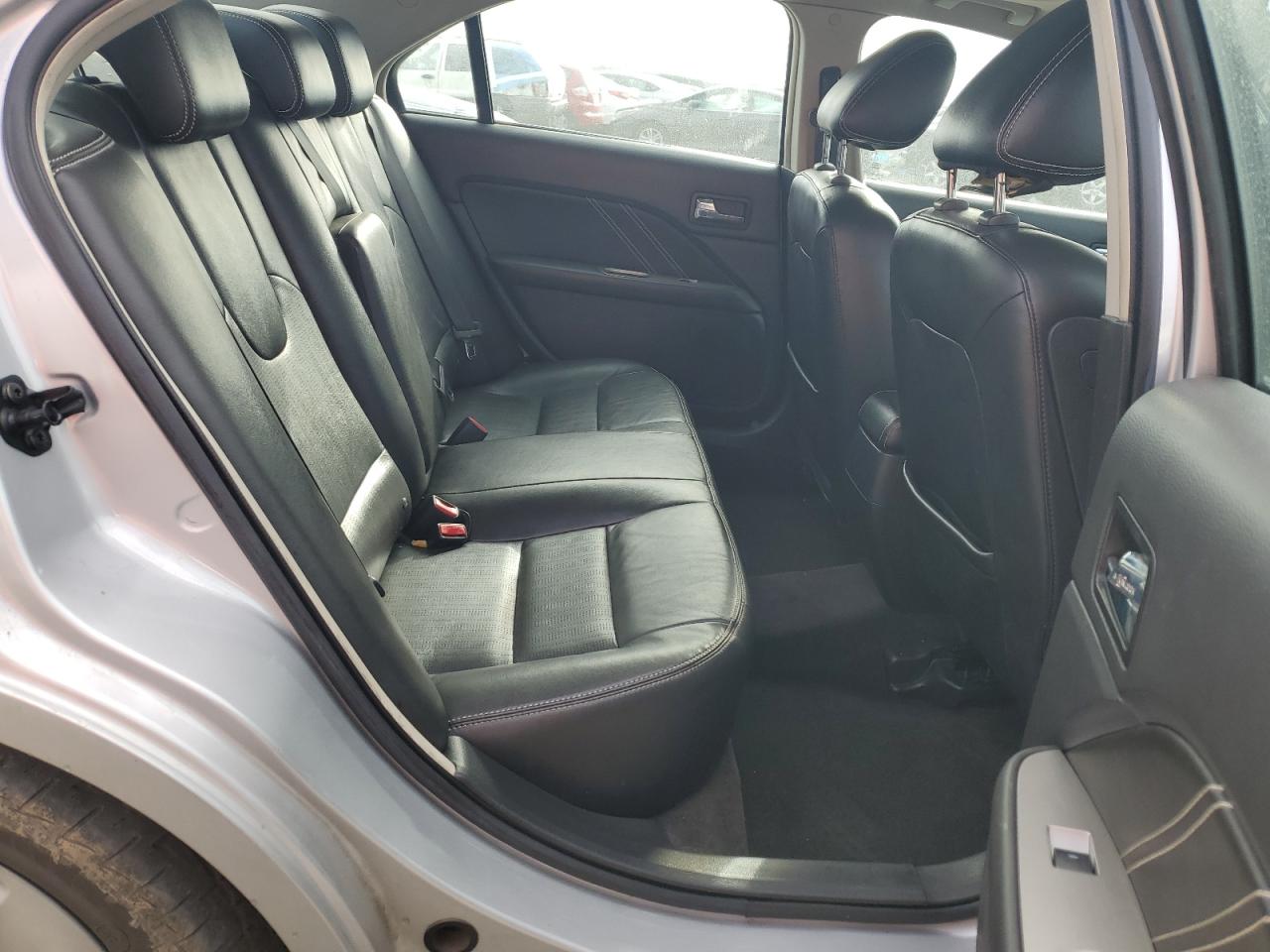 2010 Ford Fusion - Image 10