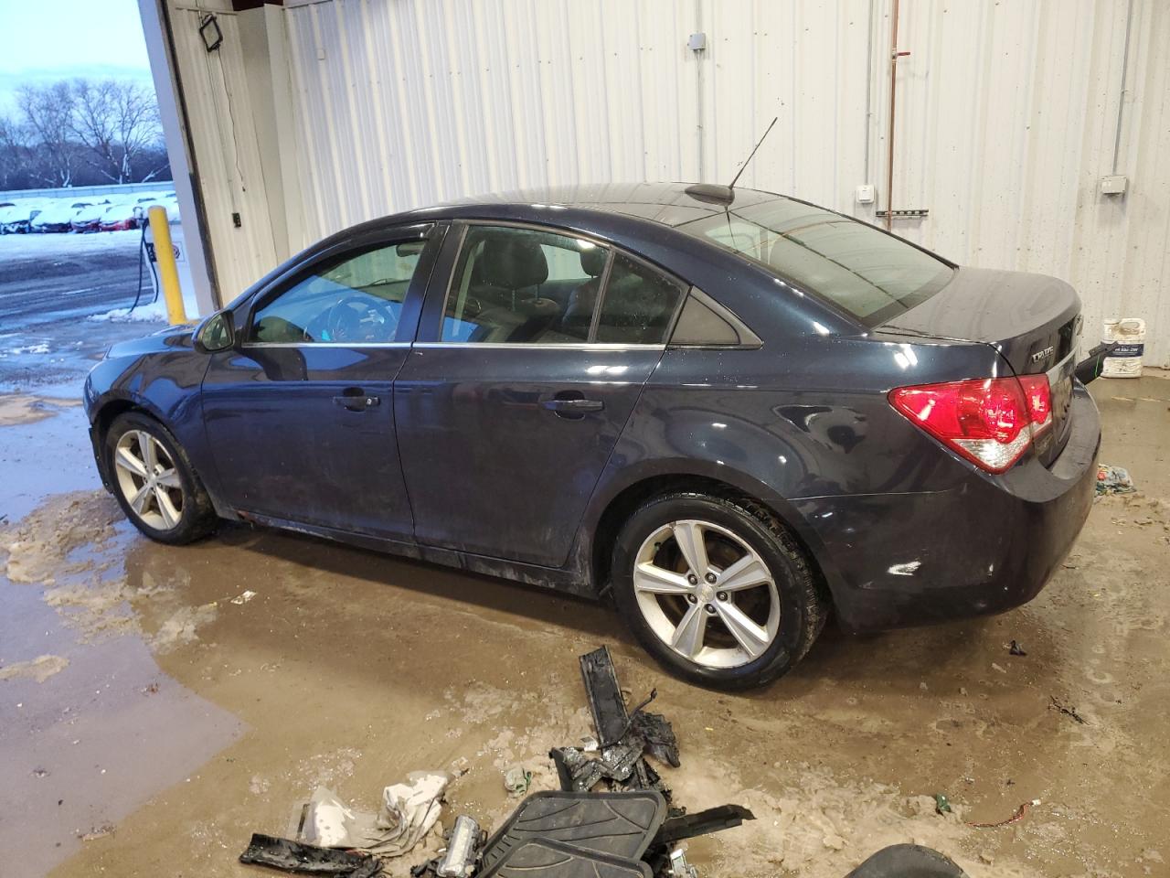 VIN 1G1PE5SB4F7253858 2015 CHEVROLET CRUZE no.2