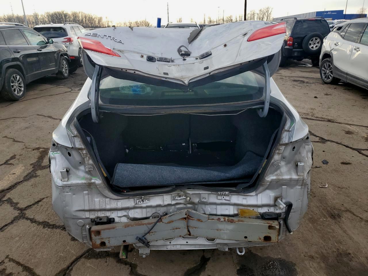 VIN 3N1AB7AP4JL647589 2018 NISSAN SENTRA no.6