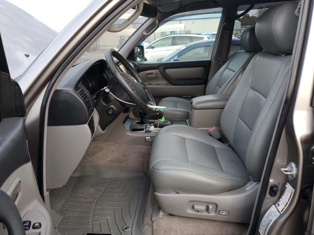 2004 Toyota Land Cruiser - Image 7