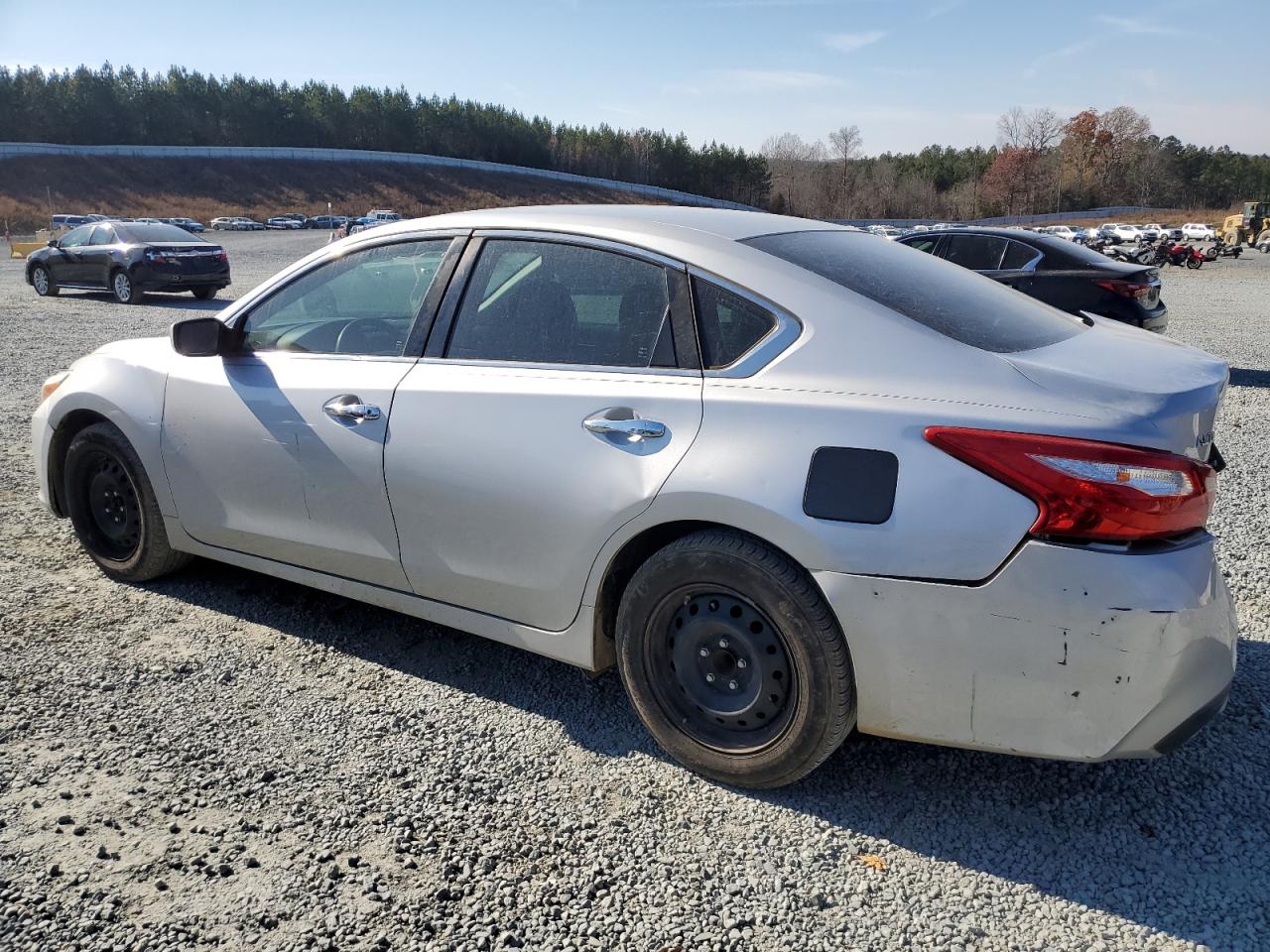 2017 Nissan Altima - Image 2
