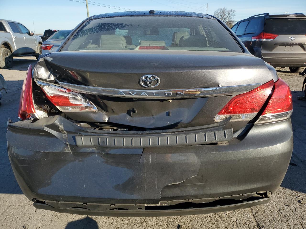 2012 Toyota Avalon - Image 6