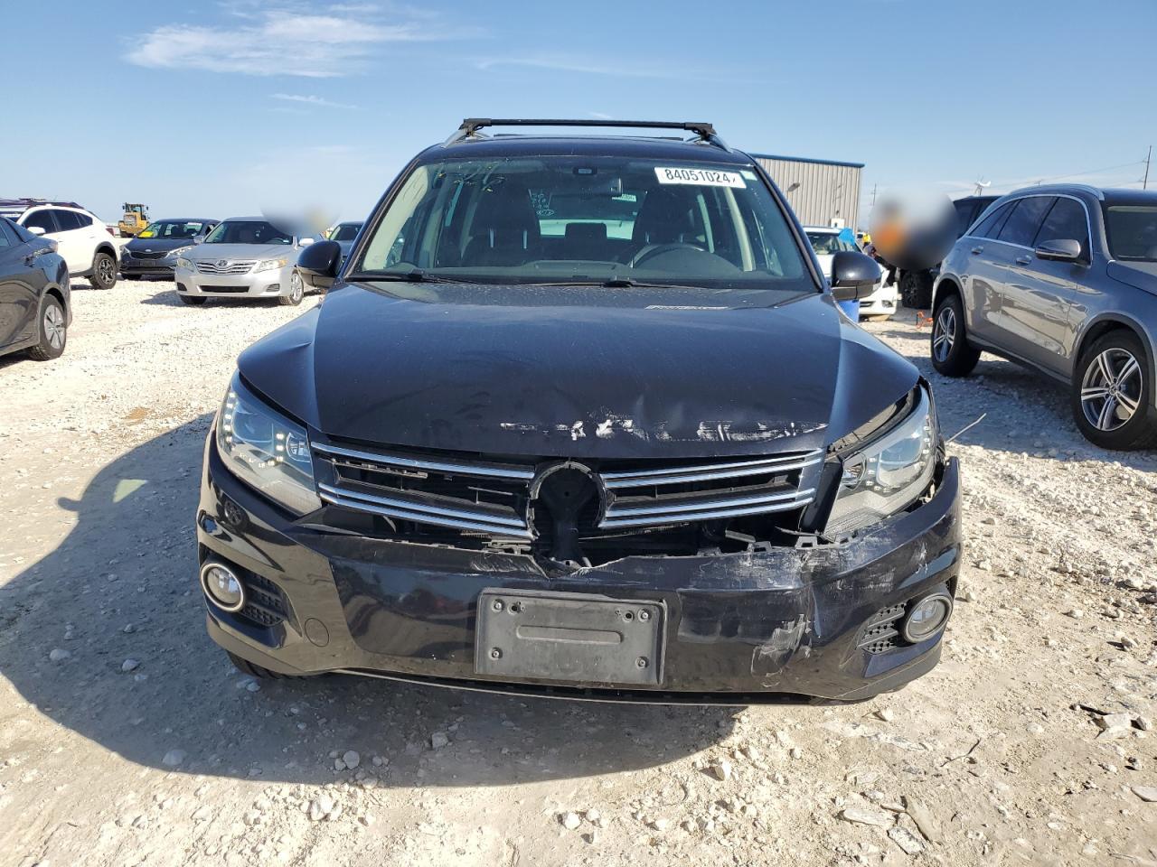 2017 Volkswagen Tiguan - Image 5