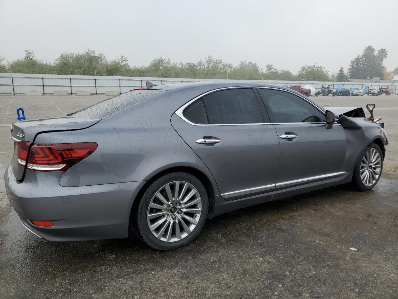 2013 Lexus LS - Image 3