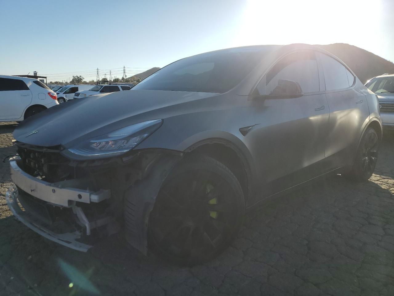 VIN 7SAYGDEE3NF322105 2022 TESLA MODEL Y no.1