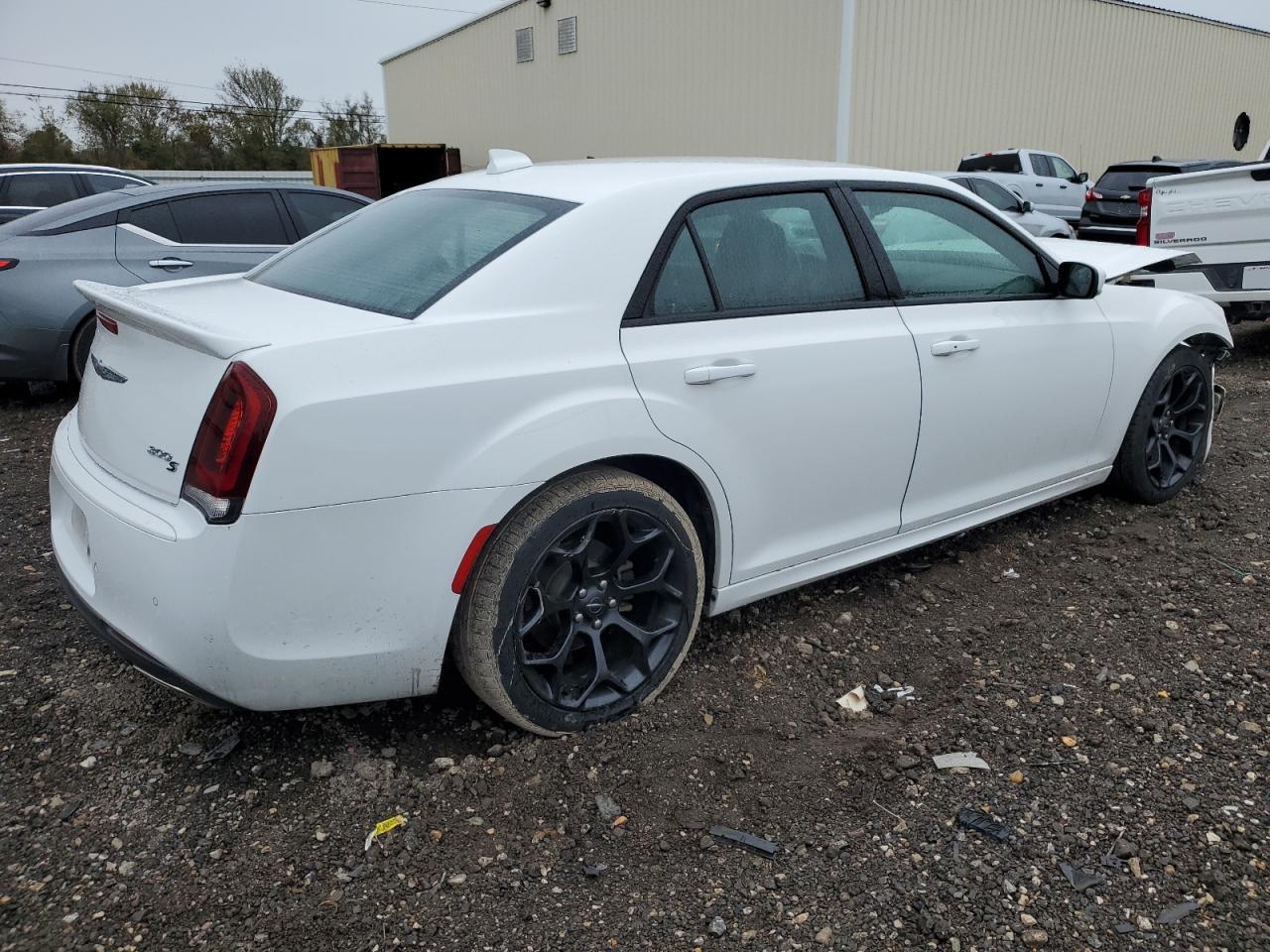 2019 Chrysler 300 - Image 3