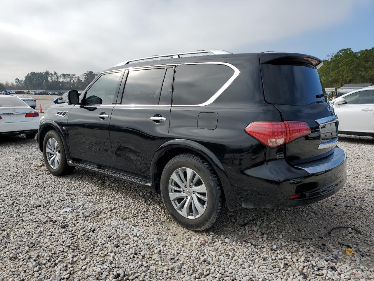 2015 Infiniti QX80 - Image 2
