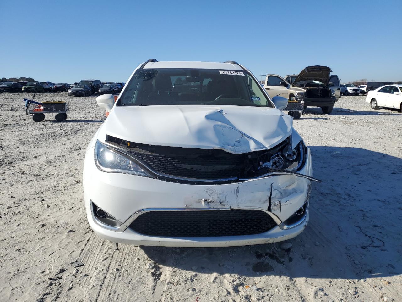 2018 Chrysler Pacifica - Image 5