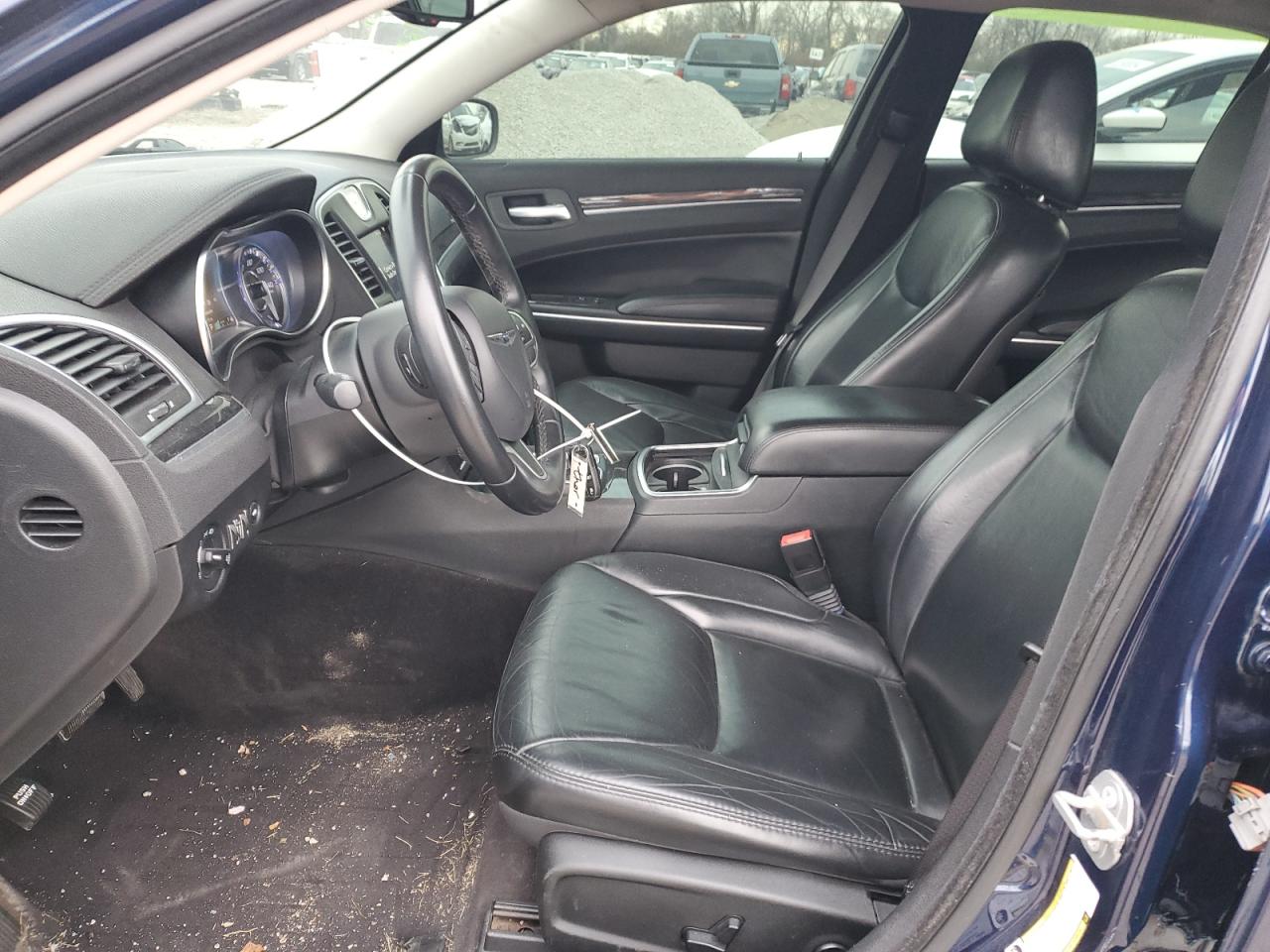 2017 Chrysler 300 - Image 7