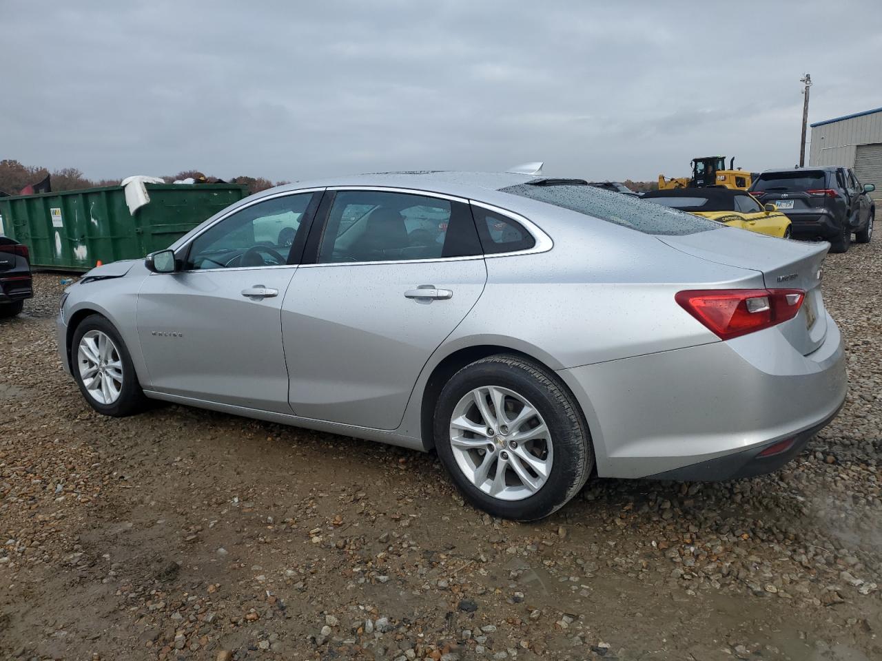 2018 Chevrolet Malibu - Image 2