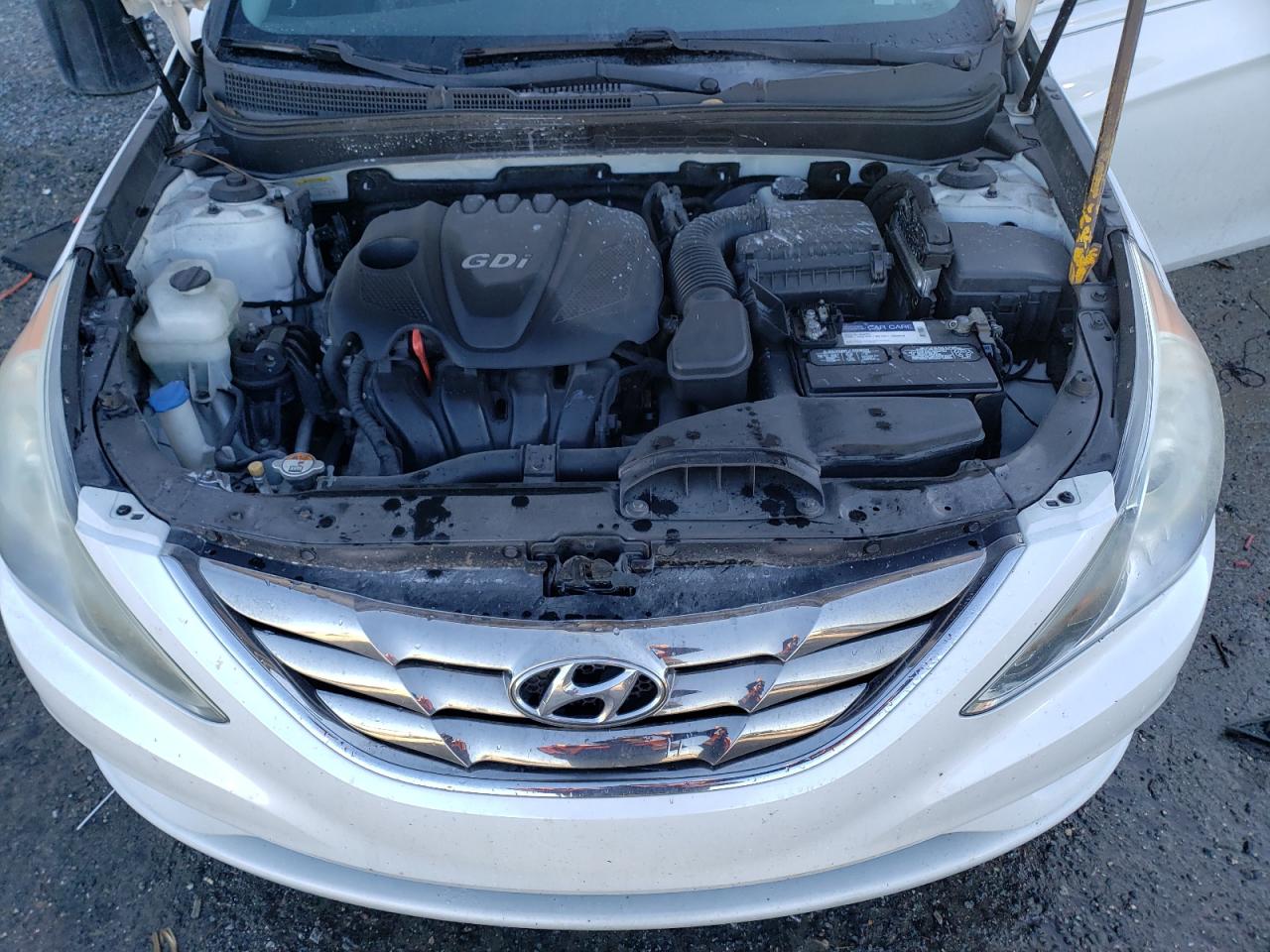 2013 Hyundai Sonata - Image 11