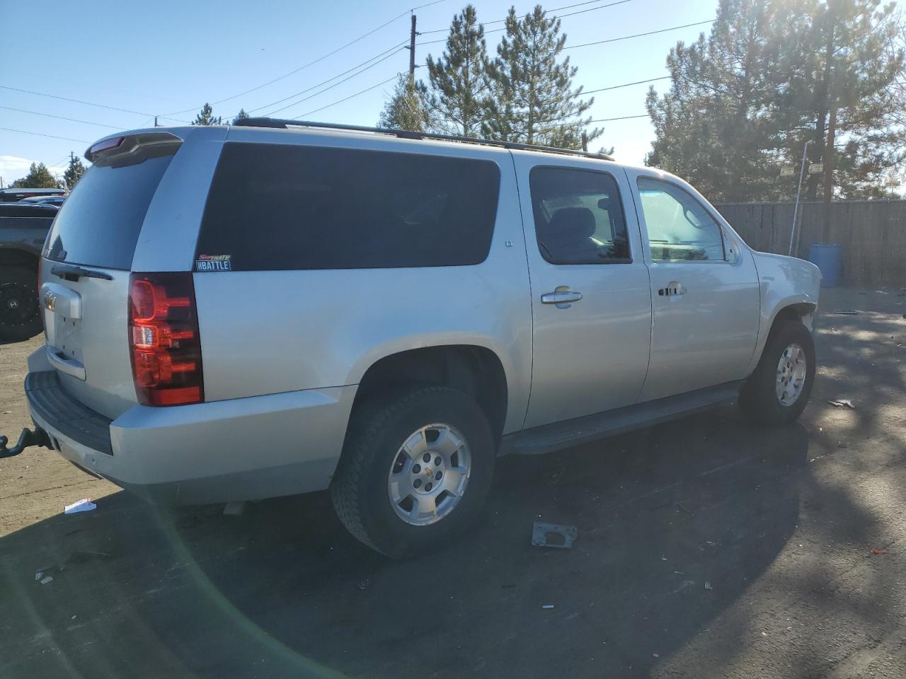 2011 Chevrolet Suburban - Image 3