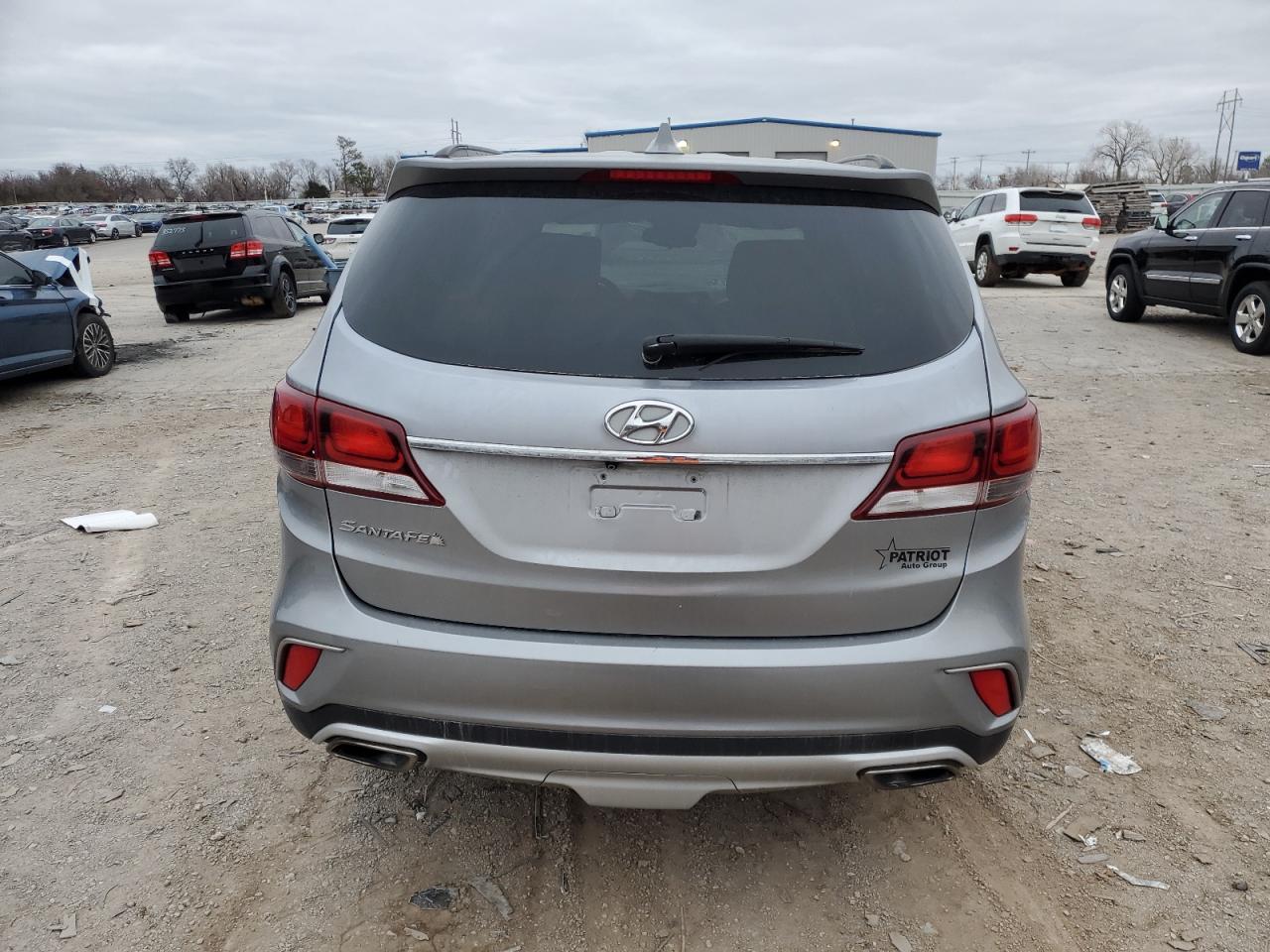 2018 Hyundai Santa Fe - Image 6