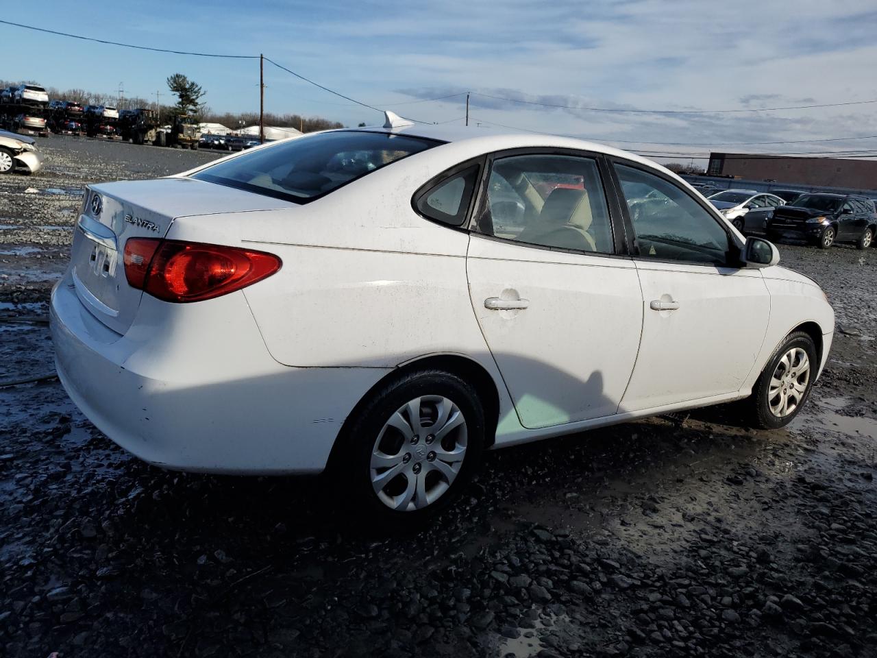 2010 Hyundai Elantra - Image 3