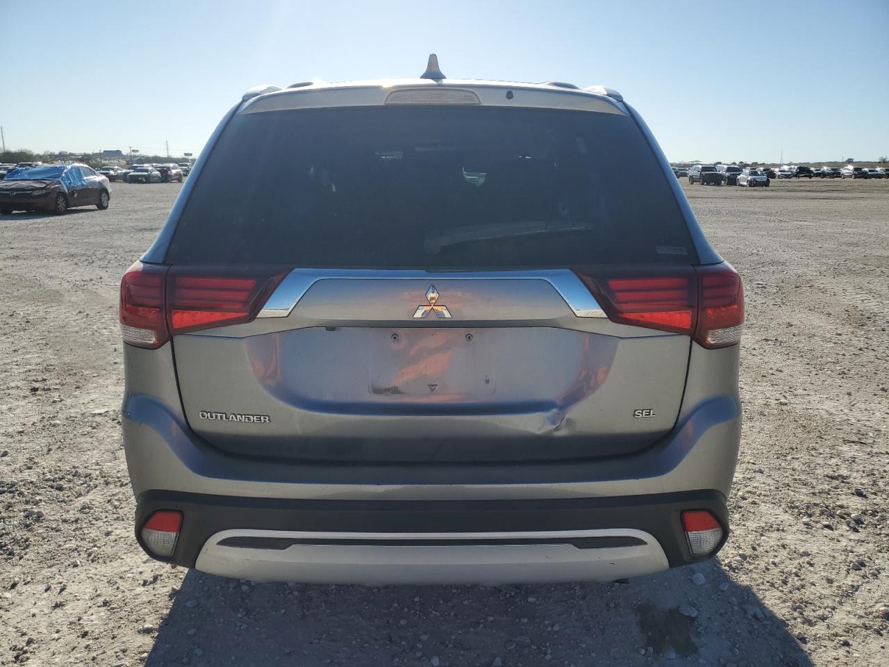 2020 Mitsubishi Outlander - Image 6
