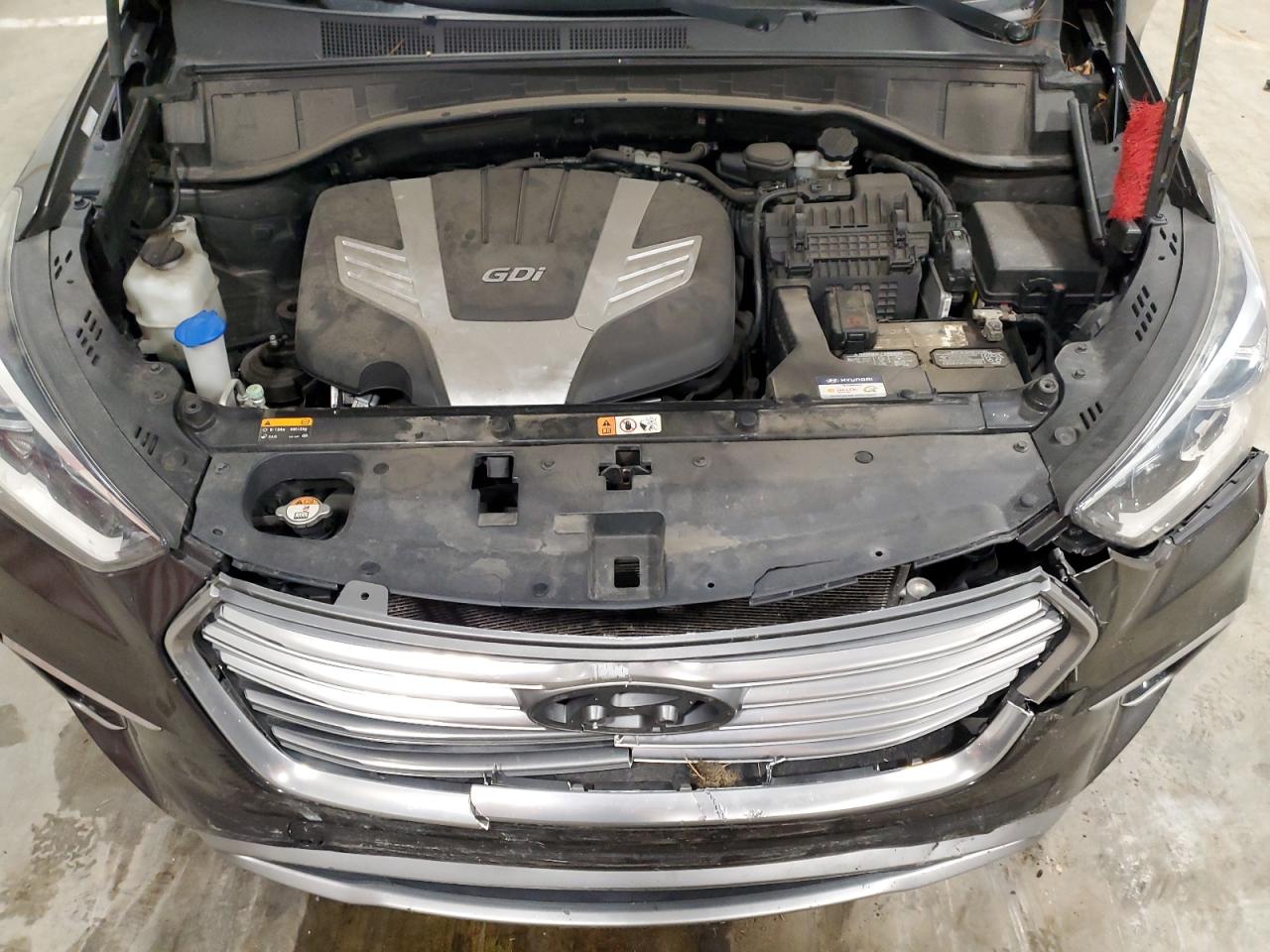 2017 Hyundai Santa Fe - Image 12