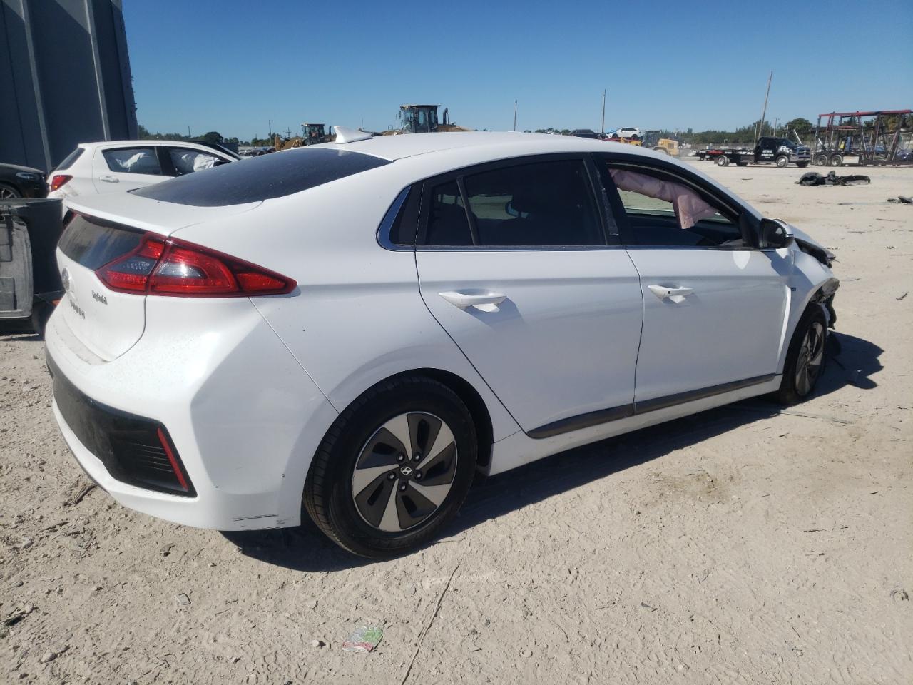 VIN KMHC75LC4KU120547 2019 HYUNDAI IONIQ no.3