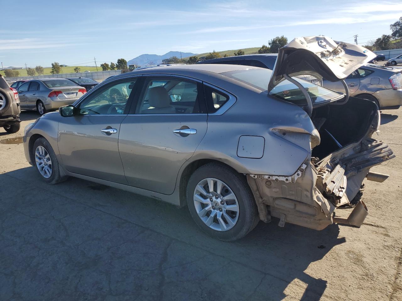 2014 Nissan Altima - Image 2