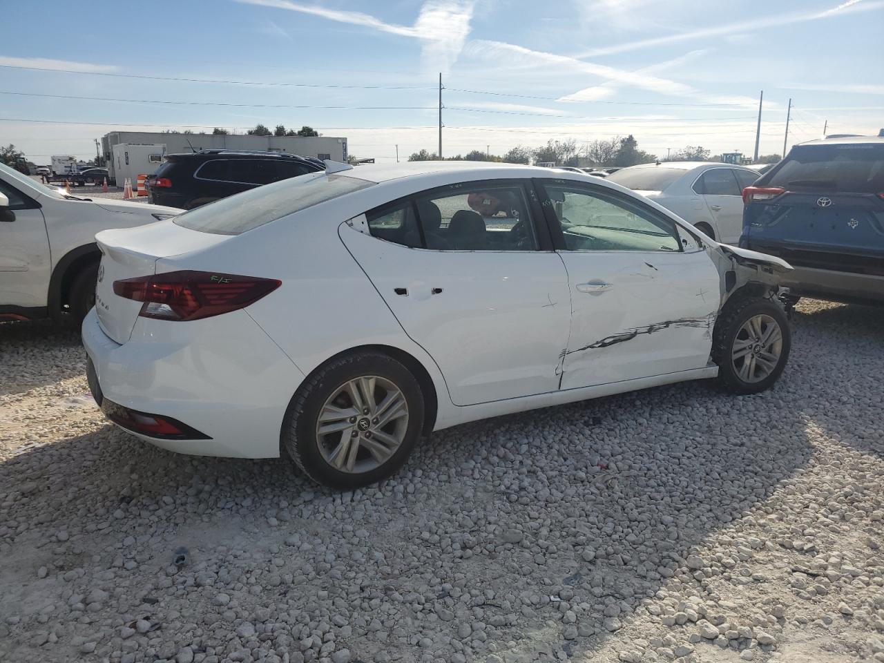 VIN 5NPD84LF3KH427647 2019 HYUNDAI ELANTRA no.3