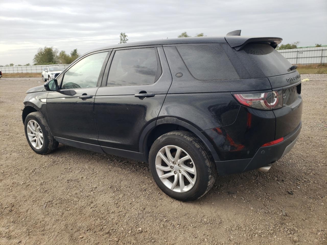 2017 Land Rover Discovery - Image 2