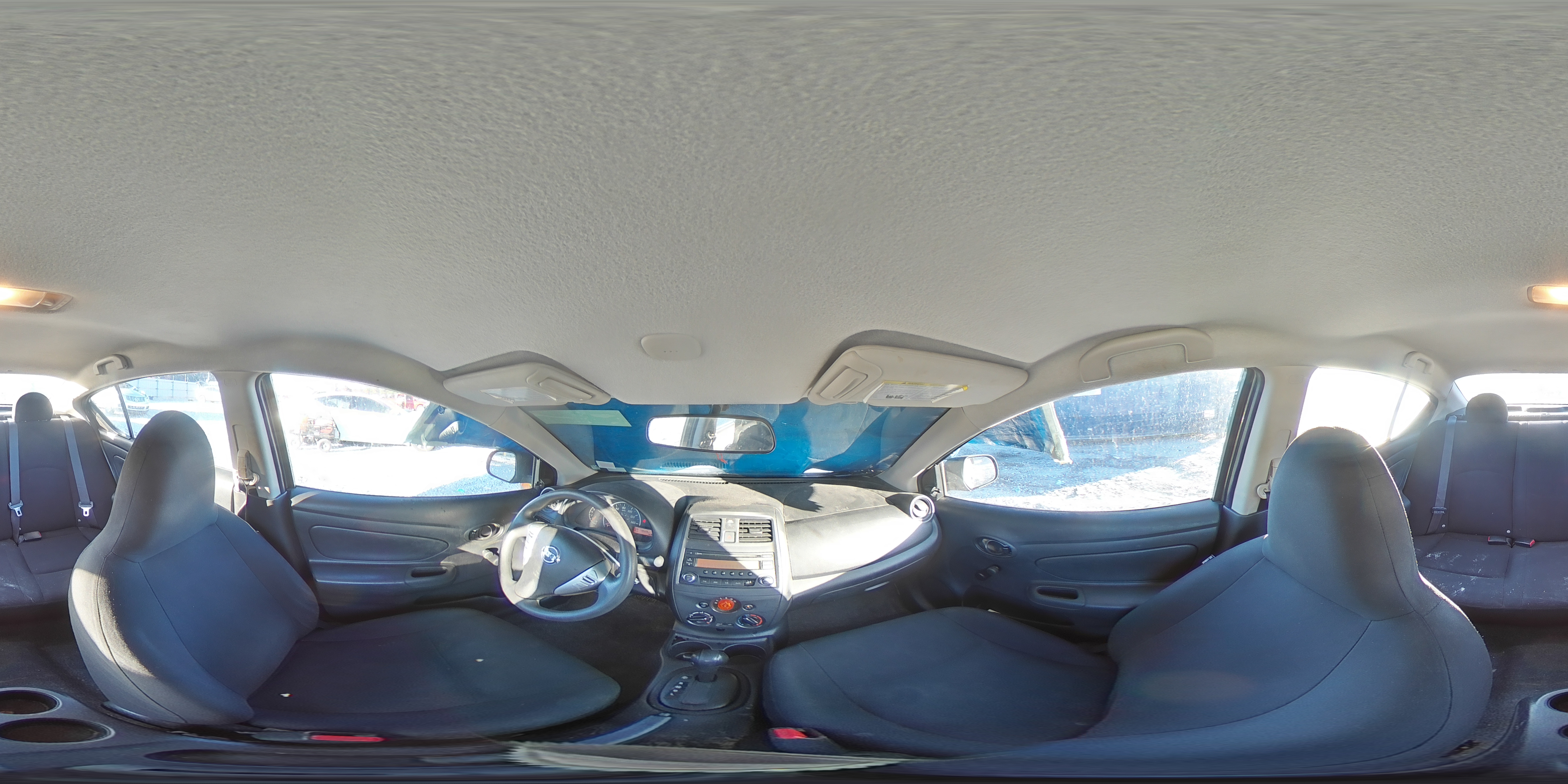 2015 Nissan Versa - Image 14