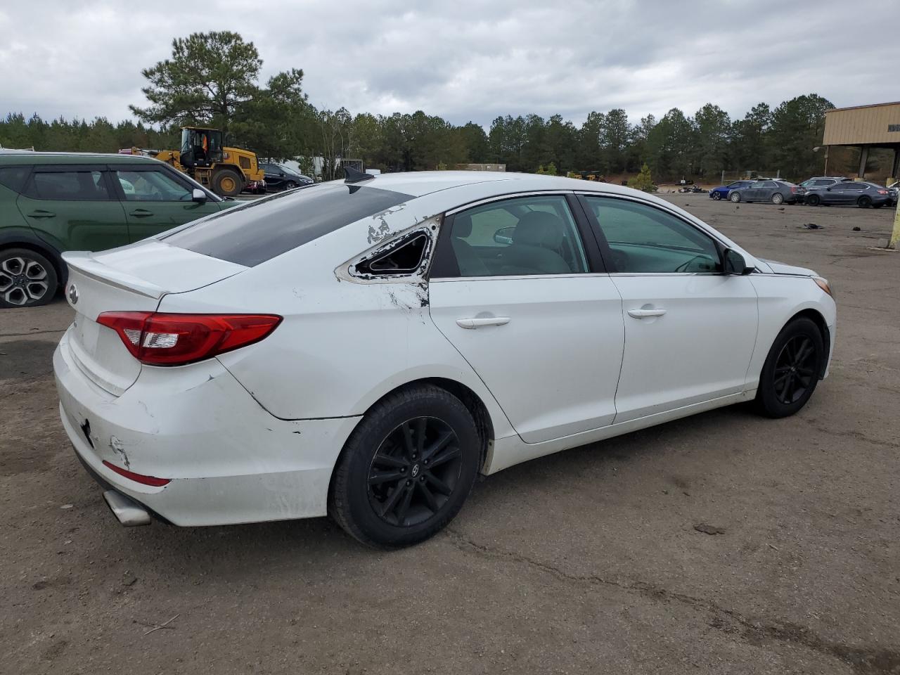 2016 Hyundai Sonata - Image 3