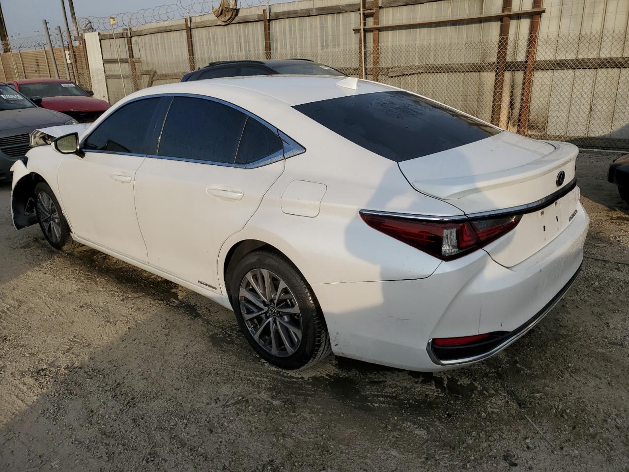 VIN 58ACA1C13NU015522 2022 LEXUS ES300 no.2