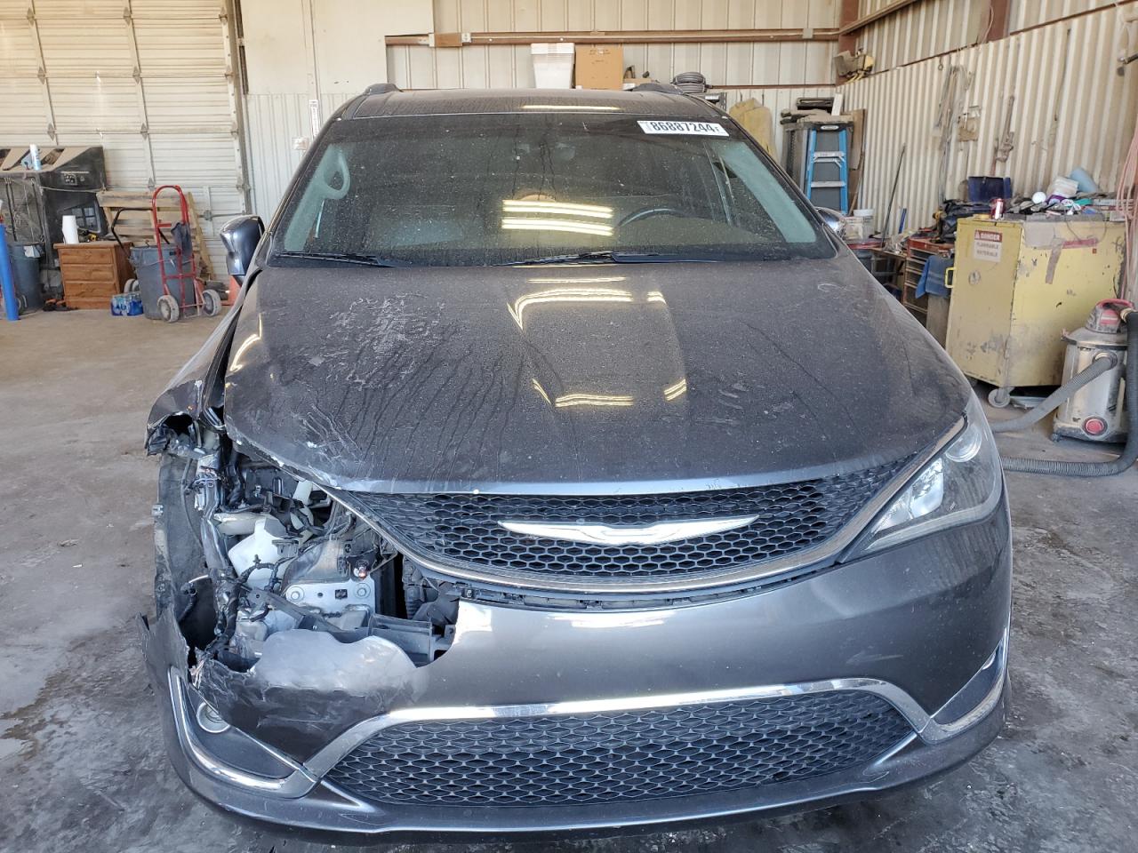 2018 Chrysler Pacifica - Image 5