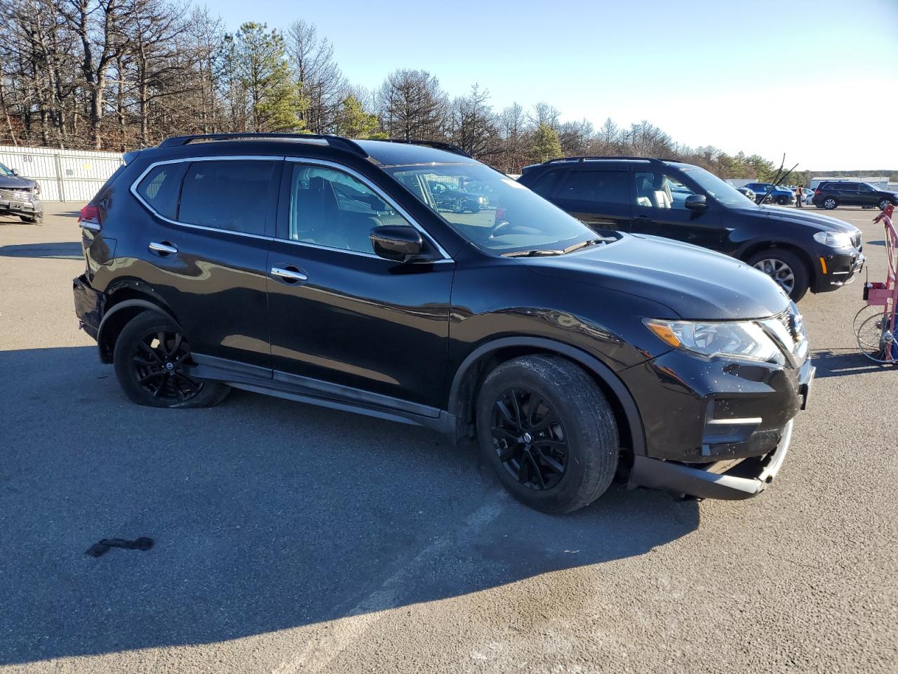 2017 Nissan Rogue - Image 4