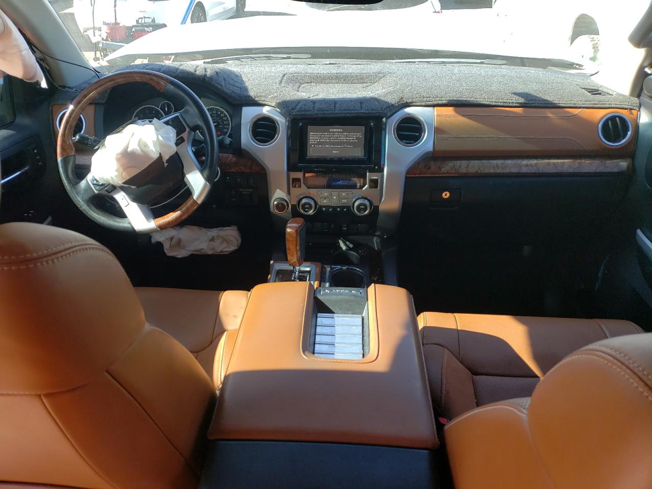 2016 Toyota Tundra - Image 8